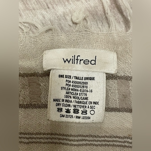Wilfred / Aritzia 100% wool blanket scarf - Picture 4 of 5